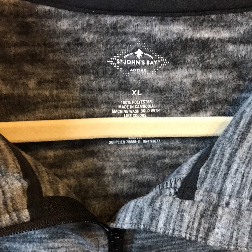 Quarter zip pullover🍁🍂 - Picture 2 of 5